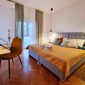 Apartment Chi Chi, Pula